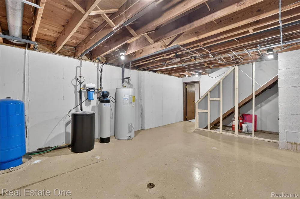 6039 Fish Lake Road Highland Charter Township, MI 48442