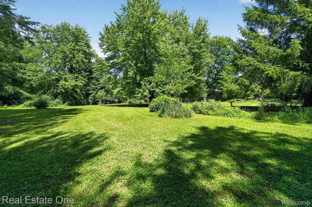 6039 Fish Lake Road Highland Charter Township, MI 48442