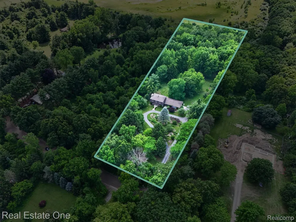 6039 Fish Lake Road Highland Charter Township, MI 48442