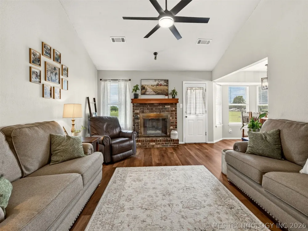 1240 E 163rd Street Skiatook, OK 74070