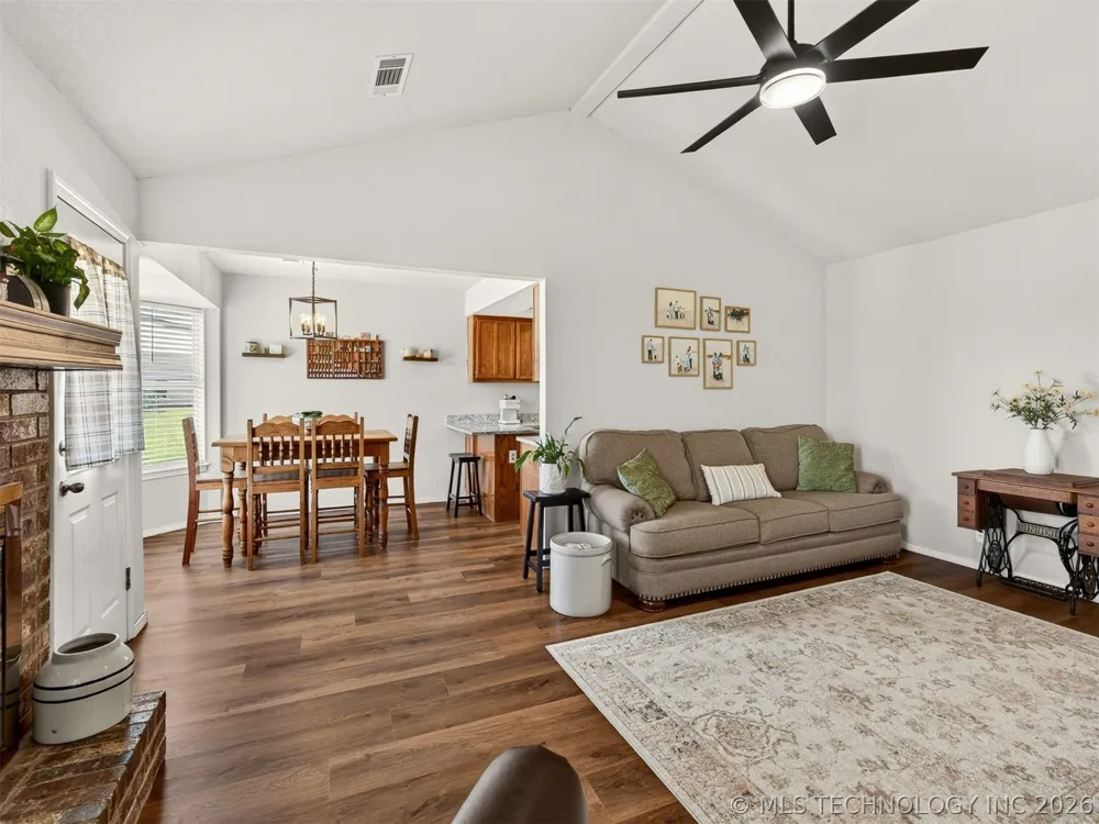 1240 E 163rd Street Skiatook, OK 74070