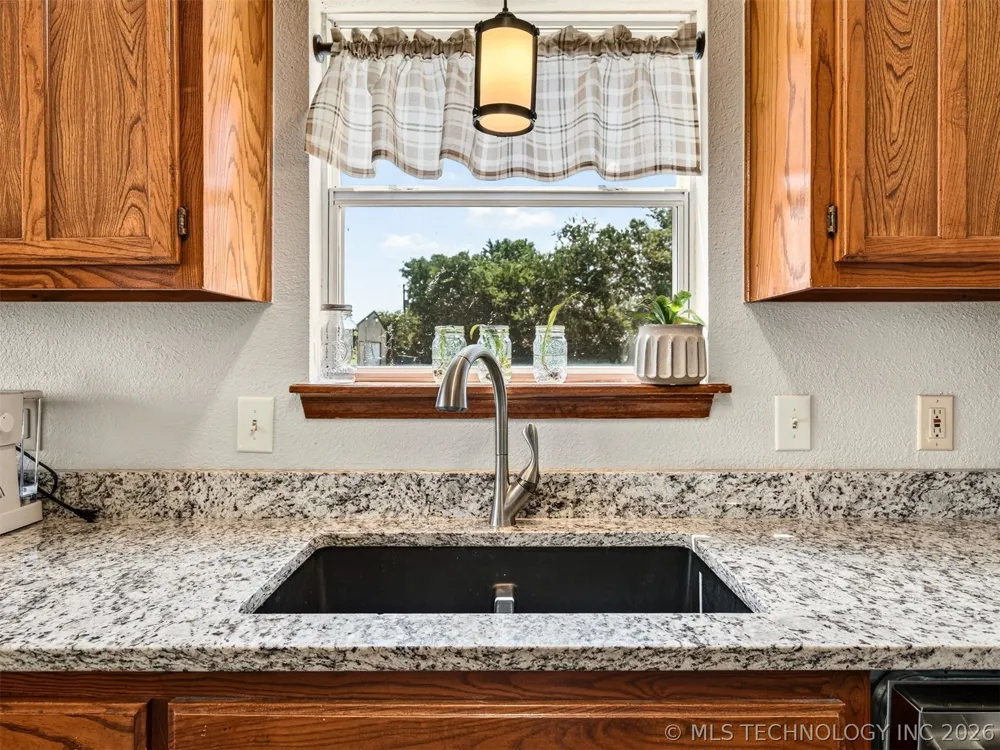 1240 E 163rd Street Skiatook, OK 74070