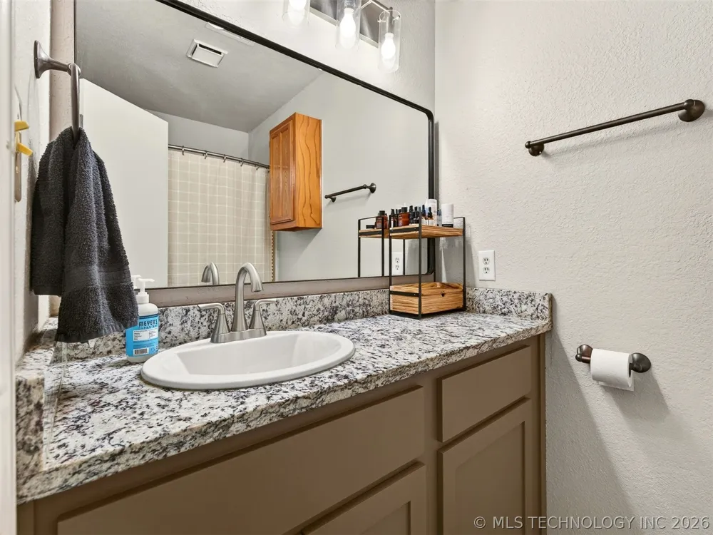 1240 E 163rd Street Skiatook, OK 74070