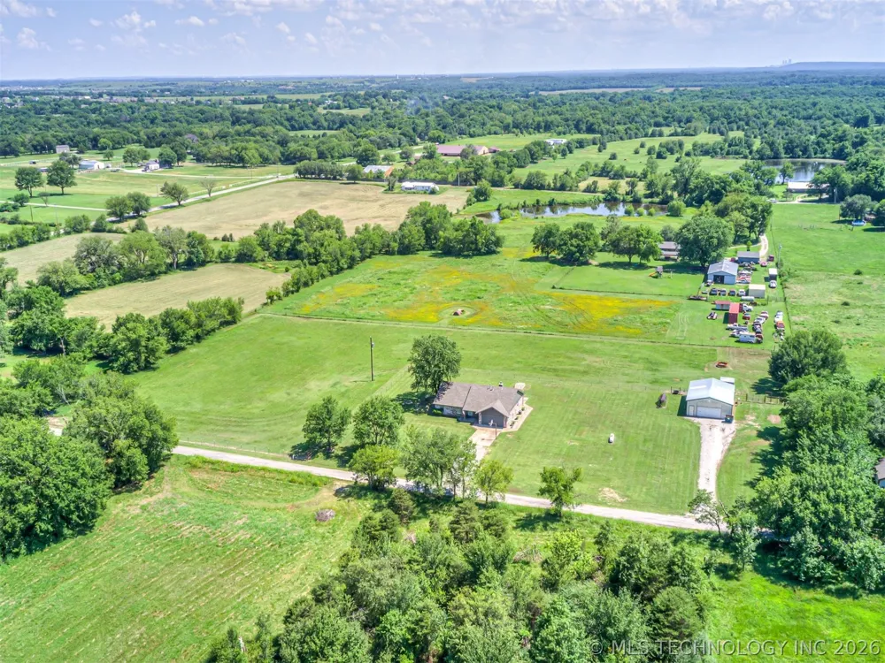 1240 E 163rd Street Skiatook, OK 74070