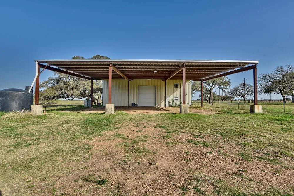 225 Private Road 4007 Hallettsville, TX 77964