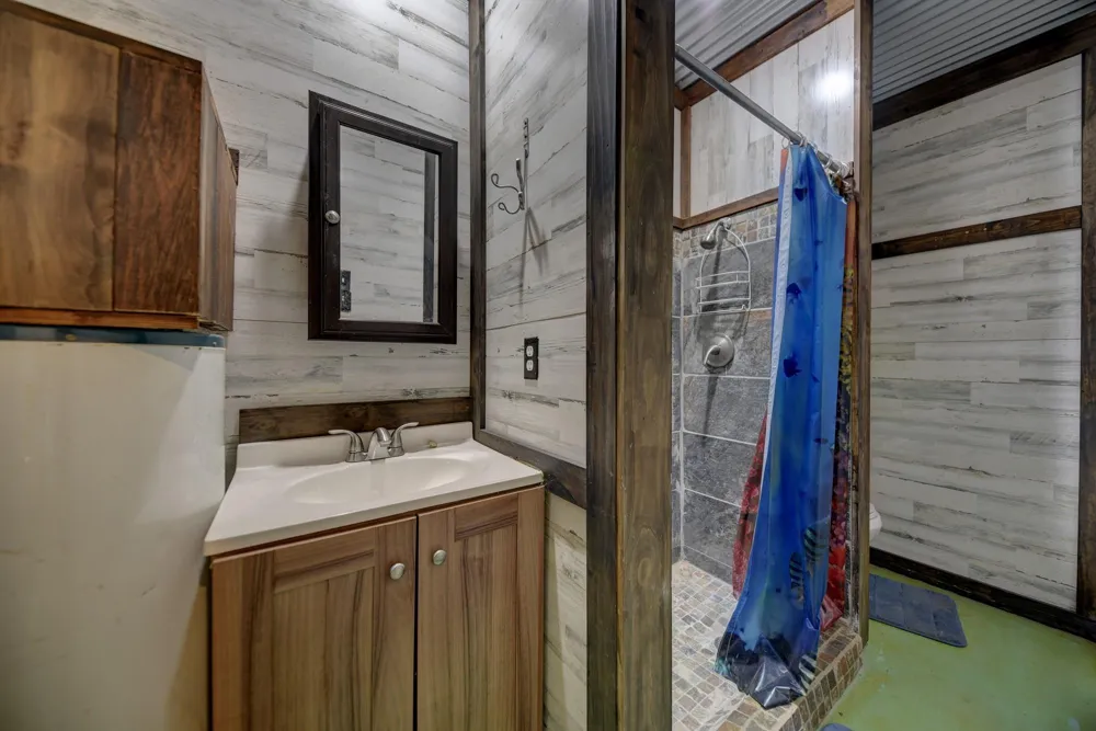 225 Private Road 4007 Hallettsville, TX 77964
