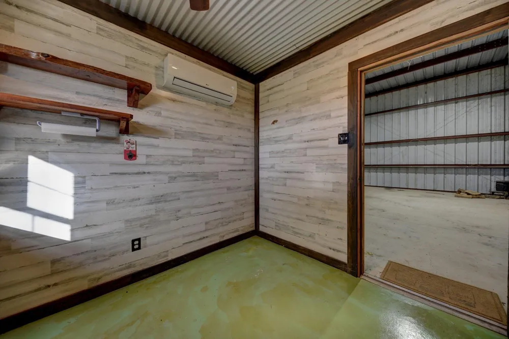 225 Private Road 4007 Hallettsville, TX 77964