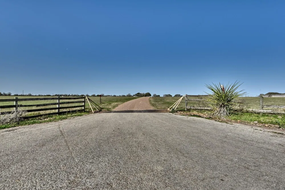 225 Private Road 4007 Hallettsville, TX 77964