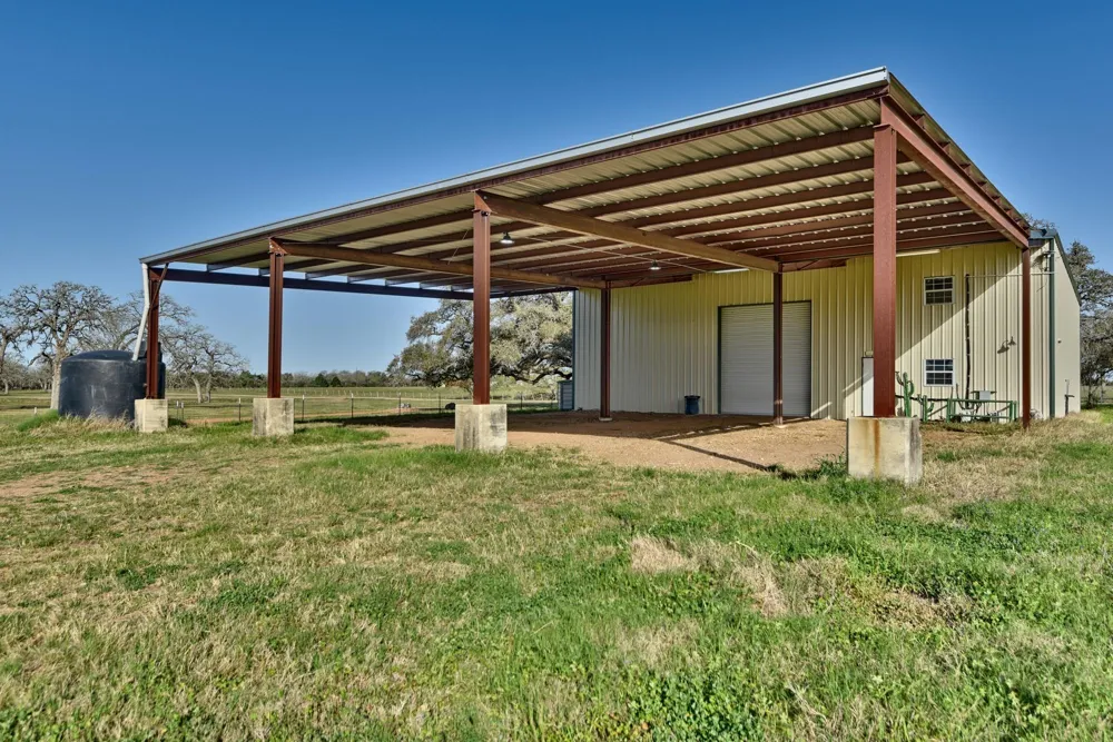 225 Private Road 4007 Hallettsville, TX 77964