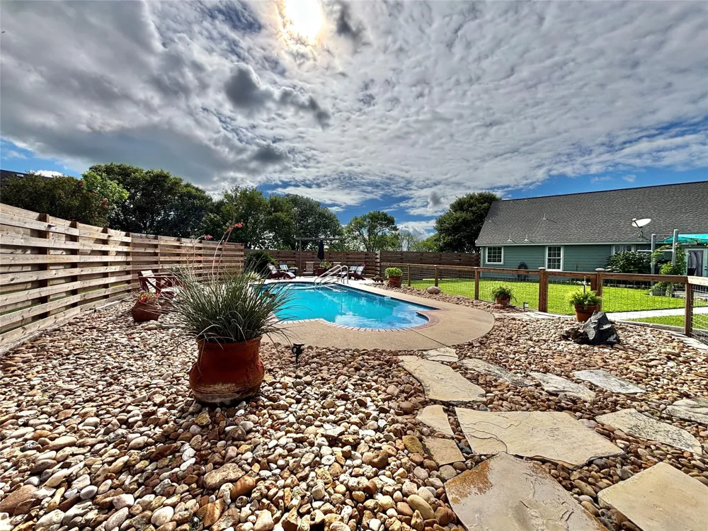 509 Seakist Road Port Lavaca, TX 77979