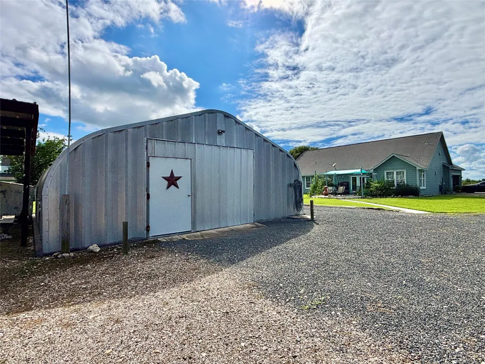 509 Seakist Road Port Lavaca, TX 77979