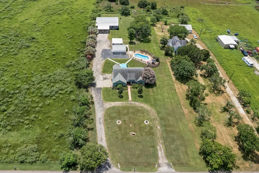 509 Seakist Road Port Lavaca, TX 77979