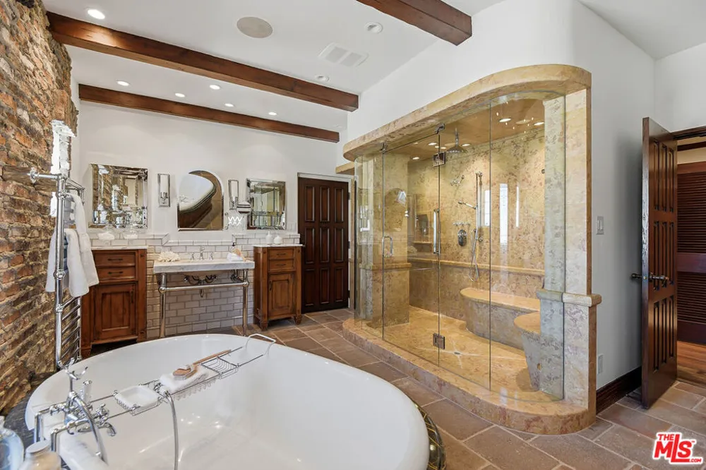 450 Maple Drive #501 Beverly Hills, CA 90210