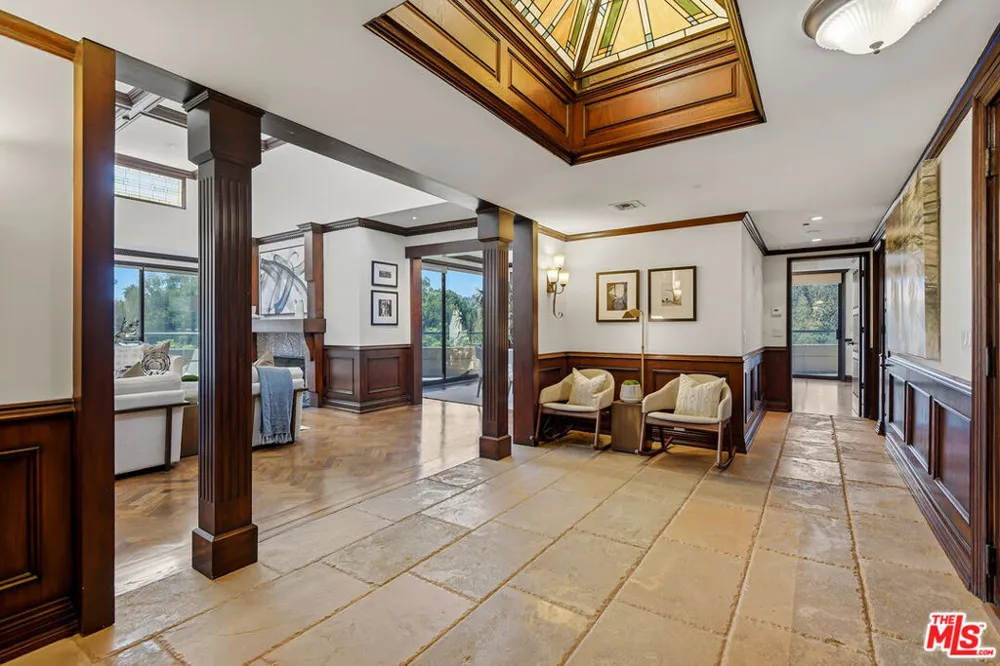 450 Maple Drive #501 Beverly Hills, CA 90210
