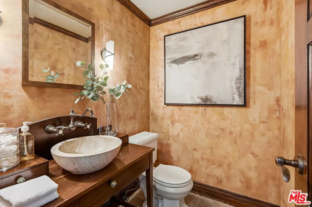 450 Maple Drive #501 Beverly Hills, CA 90210