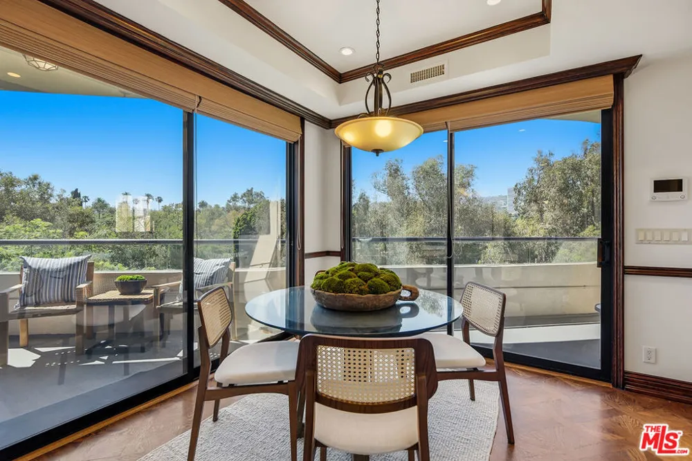 450 Maple Drive #501 Beverly Hills, CA 90210