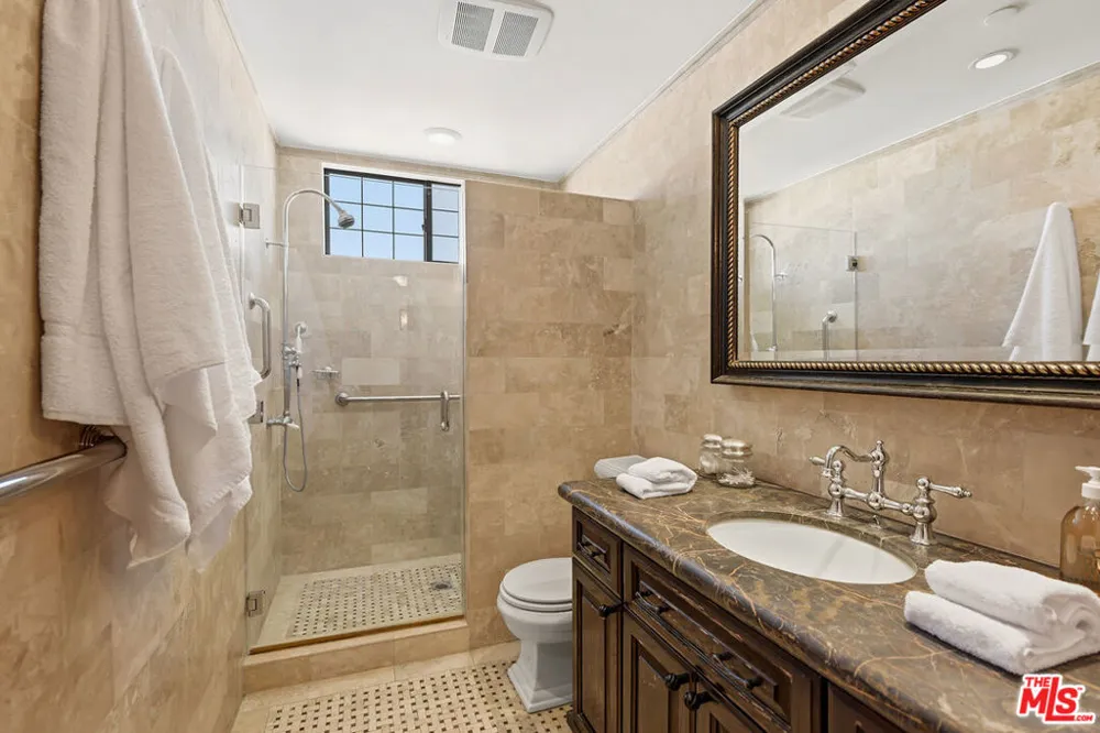 450 Maple Drive #501 Beverly Hills, CA 90210