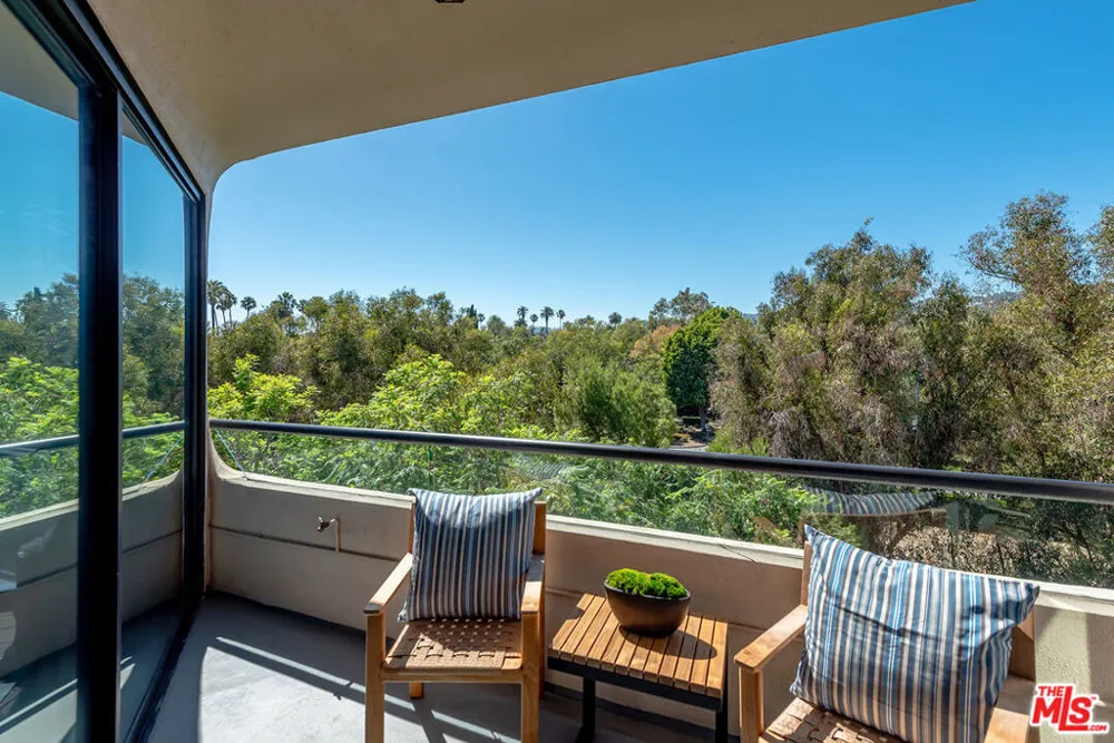 450 Maple Drive #501 Beverly Hills, CA 90210