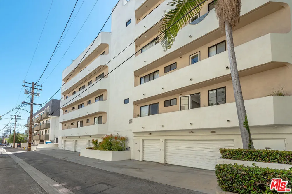 450 Maple Drive #501 Beverly Hills, CA 90210