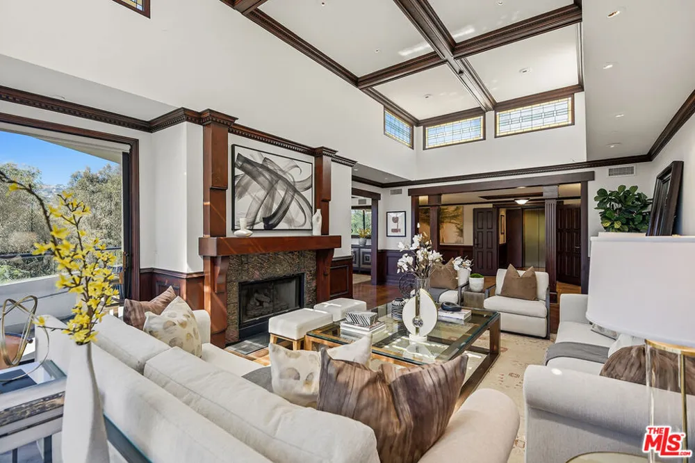 450 Maple Drive #501 Beverly Hills, CA 90210
