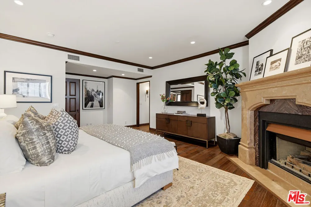 450 Maple Drive #501 Beverly Hills, CA 90210