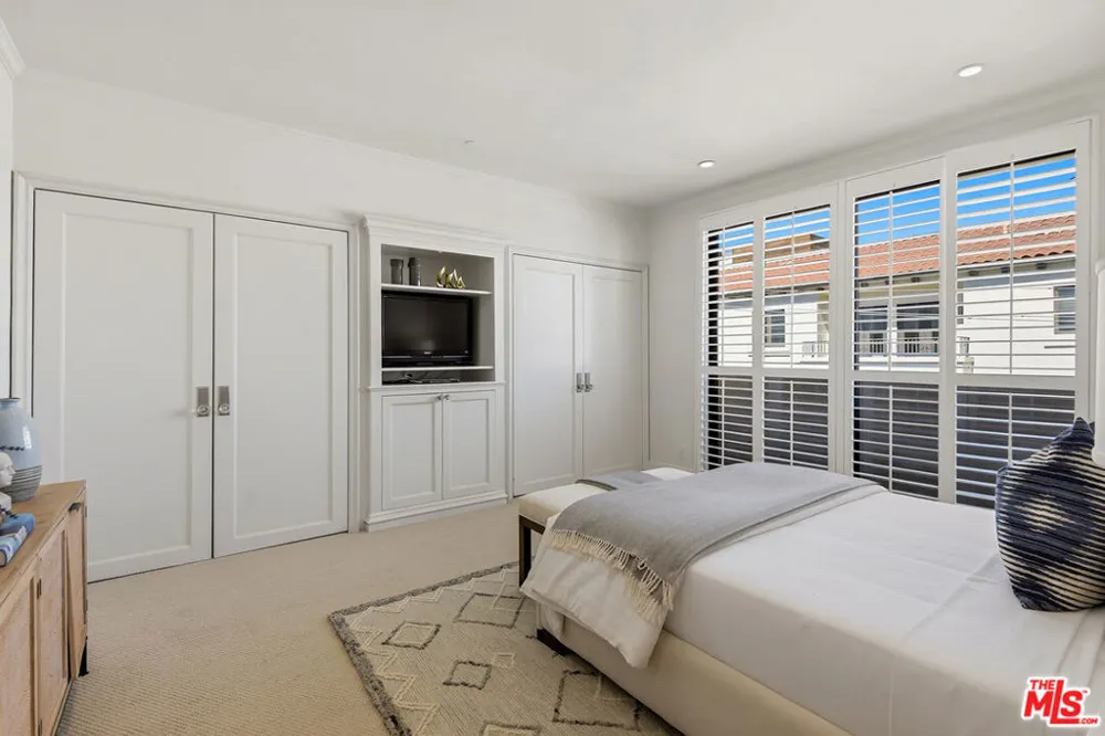 450 Maple Drive #501 Beverly Hills, CA 90210