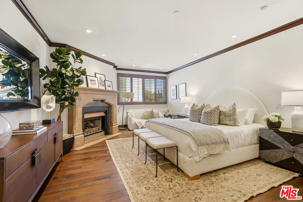 450 Maple Drive #501 Beverly Hills, CA 90210