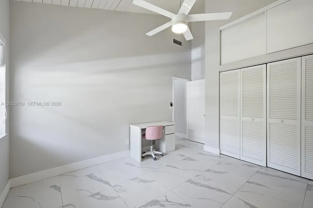 605 Leslie Dr Hallandale Beach, FL 33009