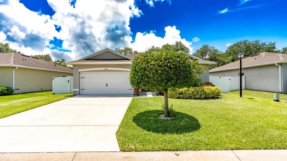 5344 Oakland Lake Circle Fort Pierce, FL 34951
