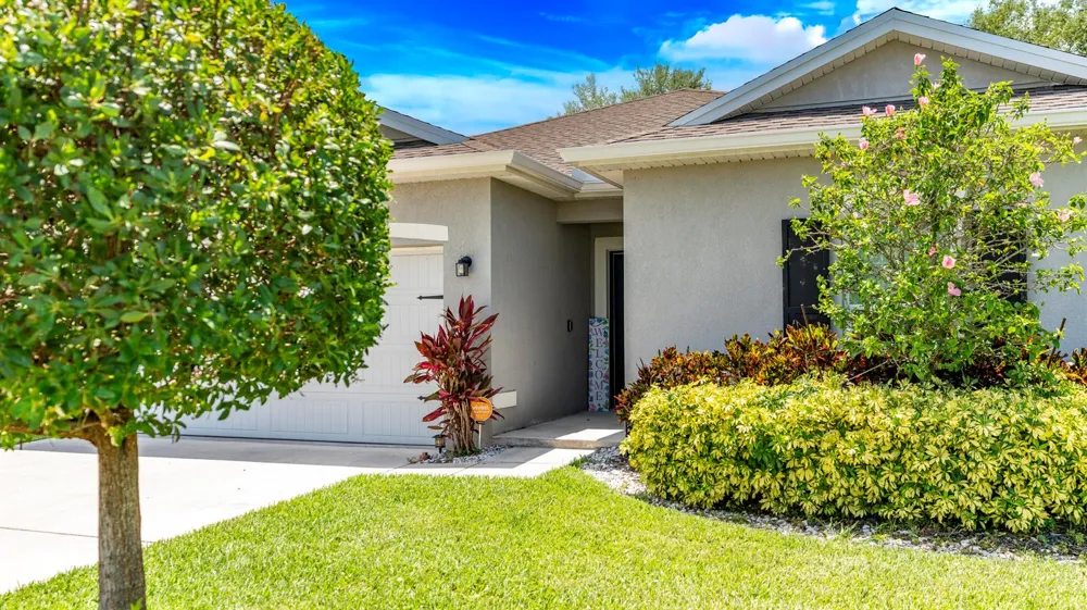 5344 Oakland Lake Circle Fort Pierce, FL 34951
