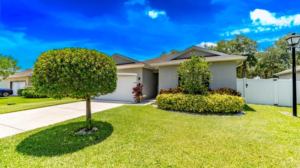 5344 Oakland Lake Circle Fort Pierce, FL 34951