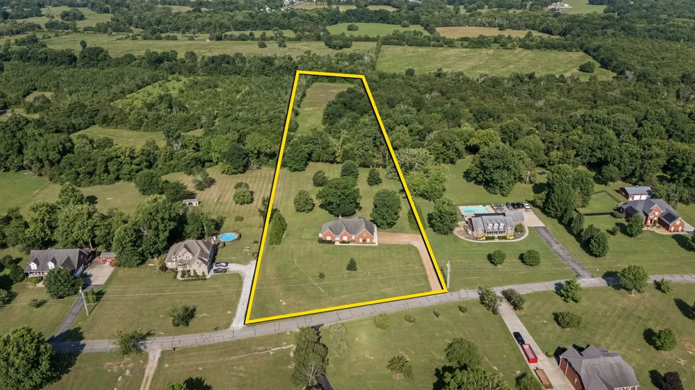 1725 N Lovvorn Rd Christiana, TN 37037