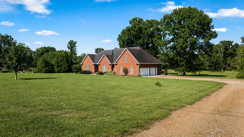 1725 N Lovvorn Rd Christiana, TN 37037