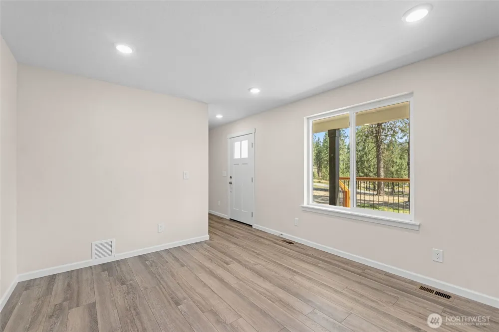 1320 Buckley Way Kettle Falls, WA 99141