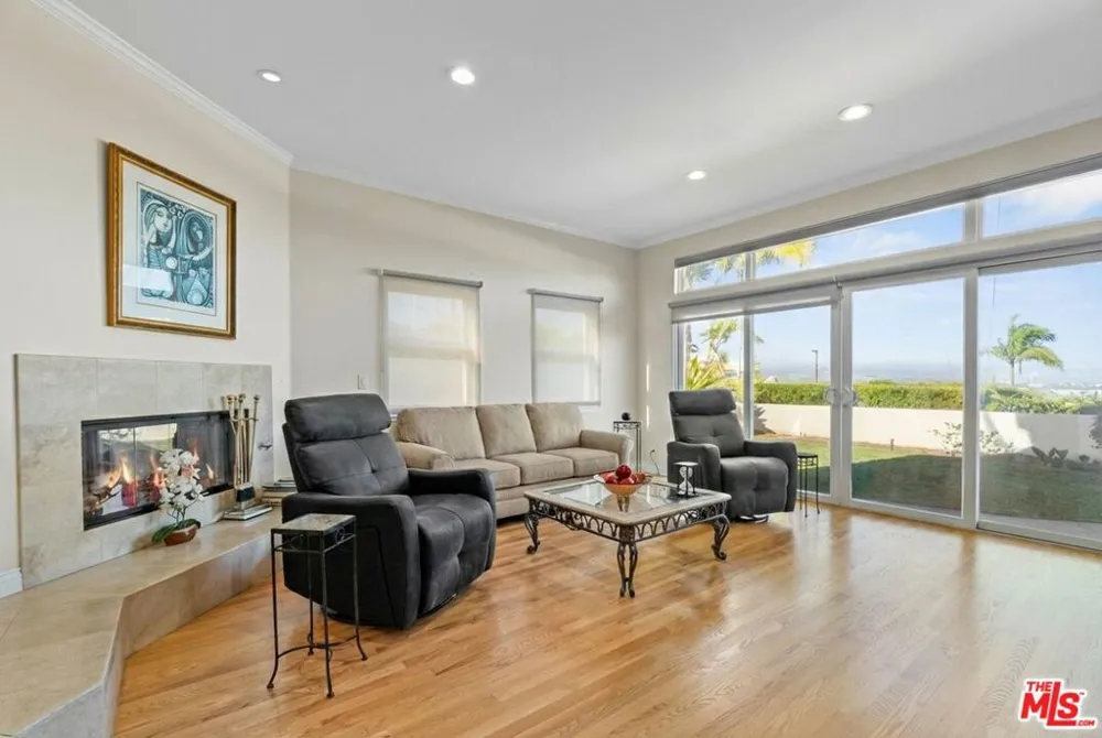 8261 Rees Street Playa del Rey, CA 90293