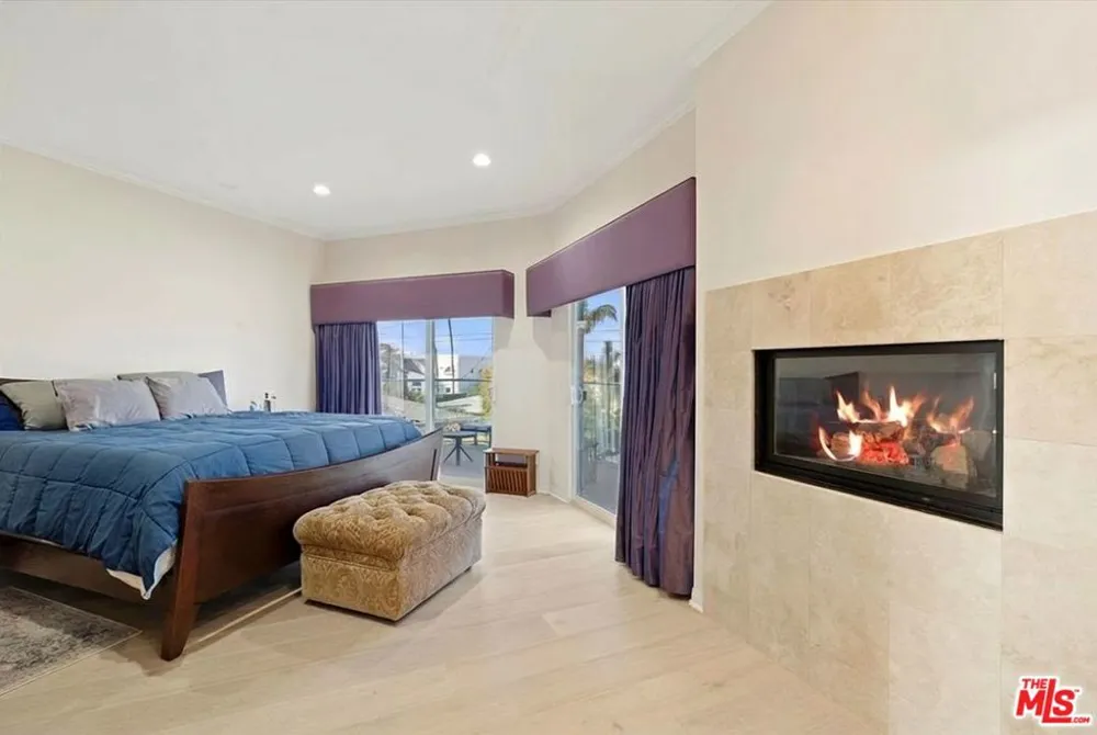 8261 Rees Street Playa del Rey, CA 90293