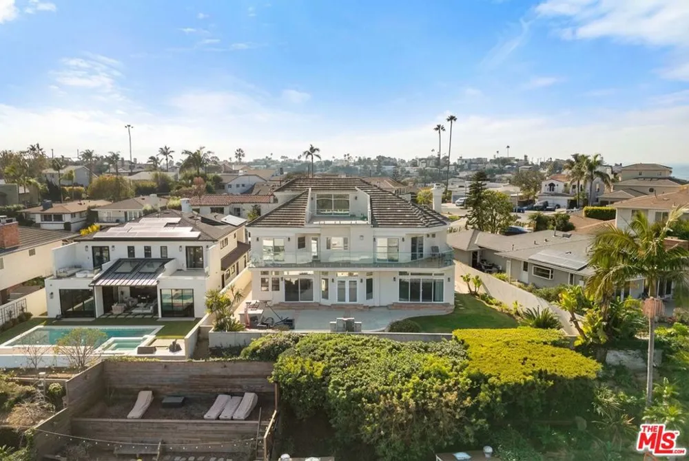 8261 Rees Street Playa del Rey, CA 90293