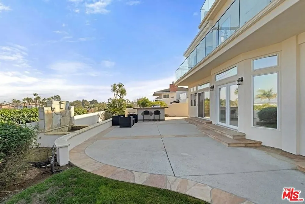 8261 Rees Street Playa del Rey, CA 90293