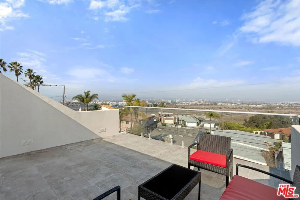 8261 Rees Street Playa del Rey, CA 90293