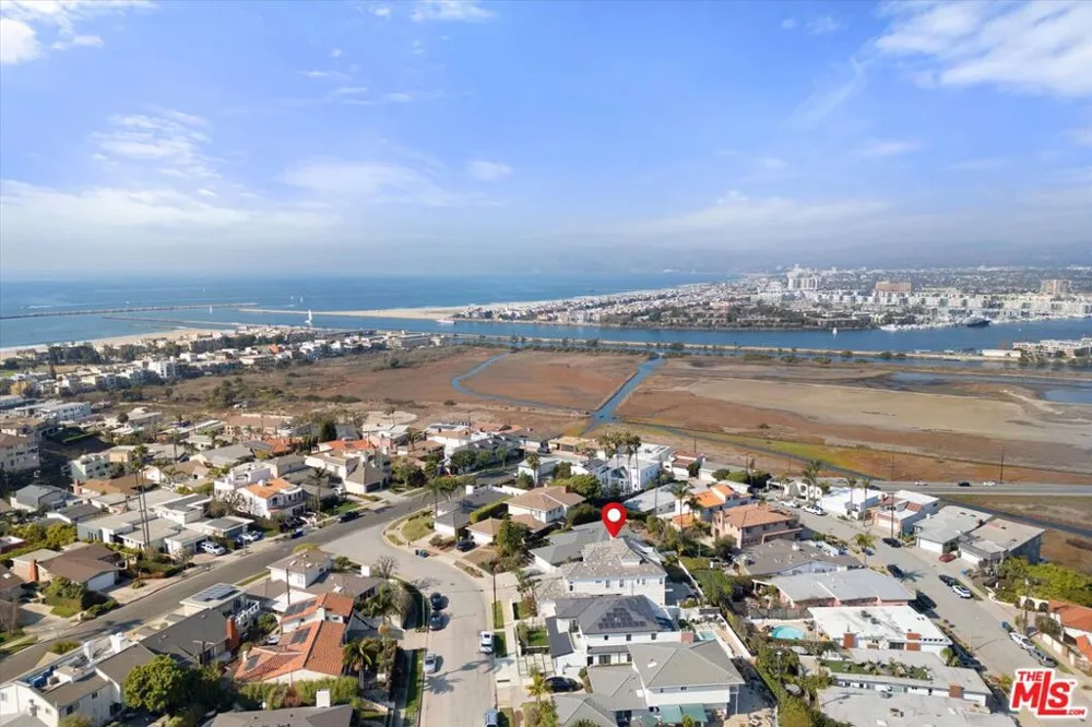 8261 Rees Street Playa del Rey, CA 90293