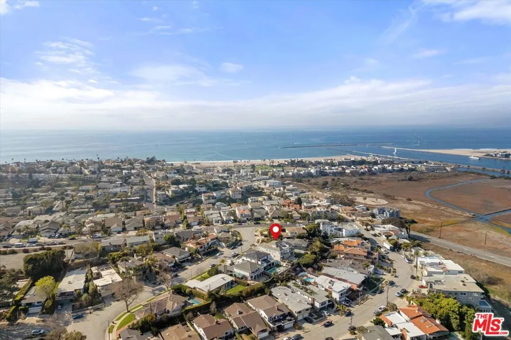 8261 Rees Street Playa del Rey, CA 90293