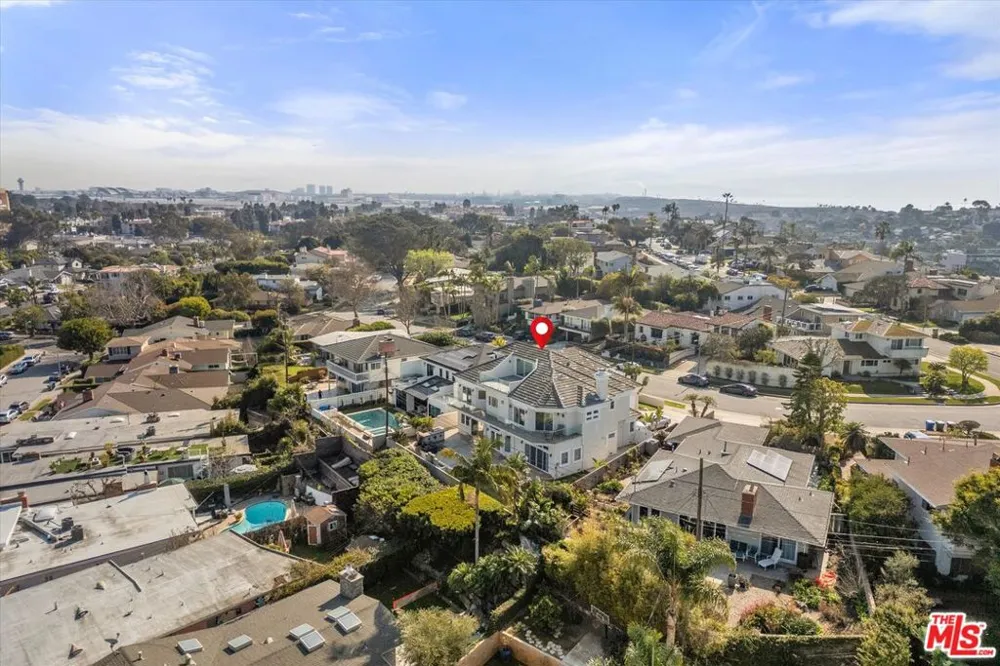 8261 Rees Street Playa del Rey, CA 90293