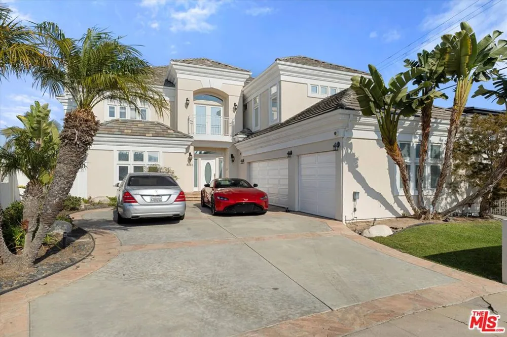 8261 Rees Street Playa del Rey, CA 90293