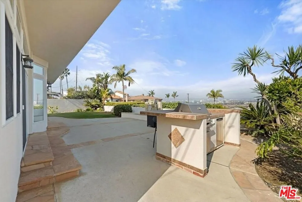 8261 Rees Street Playa del Rey, CA 90293