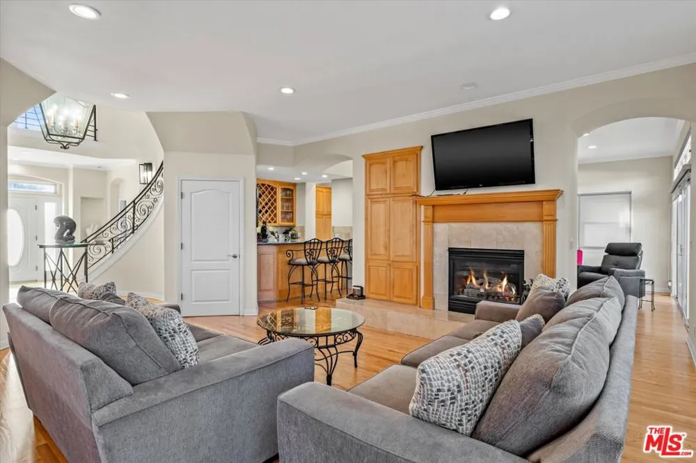 8261 Rees Street Playa del Rey, CA 90293