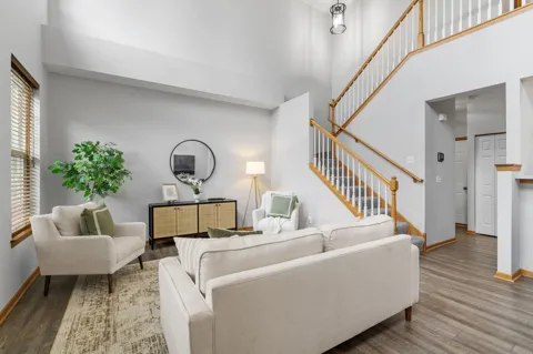 713 Cobblestone Way