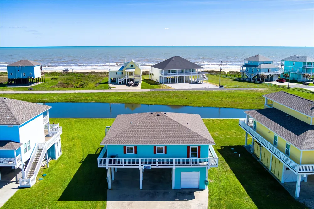 3174 Sea Castle Drive Crystal Beach, TX 77650