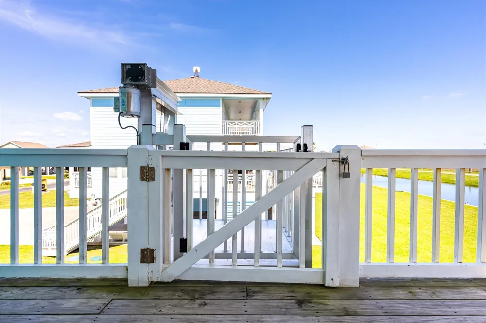 3174 Sea Castle Drive Crystal Beach, TX 77650