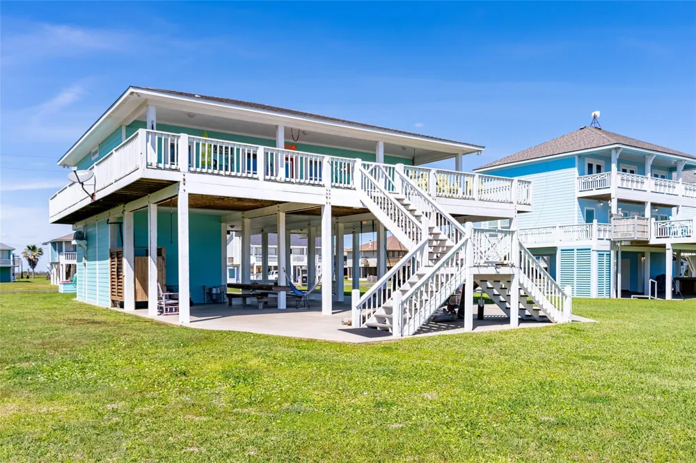 3174 Sea Castle Drive Crystal Beach, TX 77650