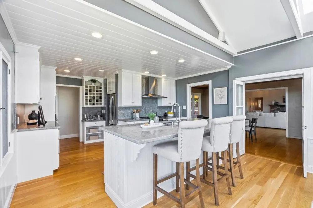 31 S Circle Dr Santa Cruz, CA 95060